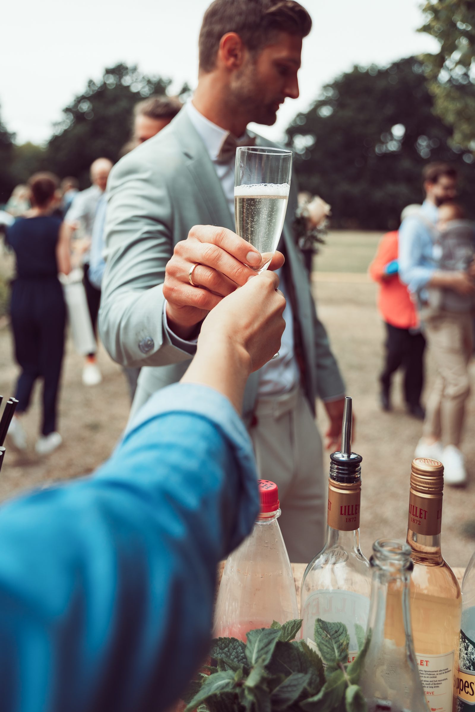 Servicekräfte | Hochzeit | Barkeeper | Mobile | Bar | Cocktails | Cocktailbar | Theke | Sektempfang | Hochzeit | Standesamt | Sektbar | Cocktailservice | Firmenevents | Privatfeiern