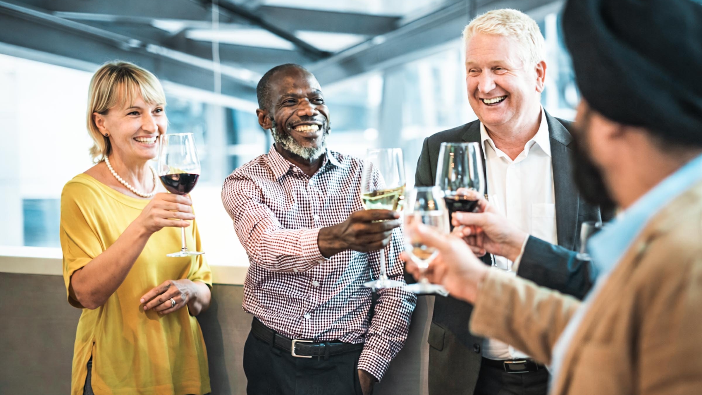 Barservice für Firmenevents in Hannover mit Gästen bei Business Event und Networking Veranstaltung